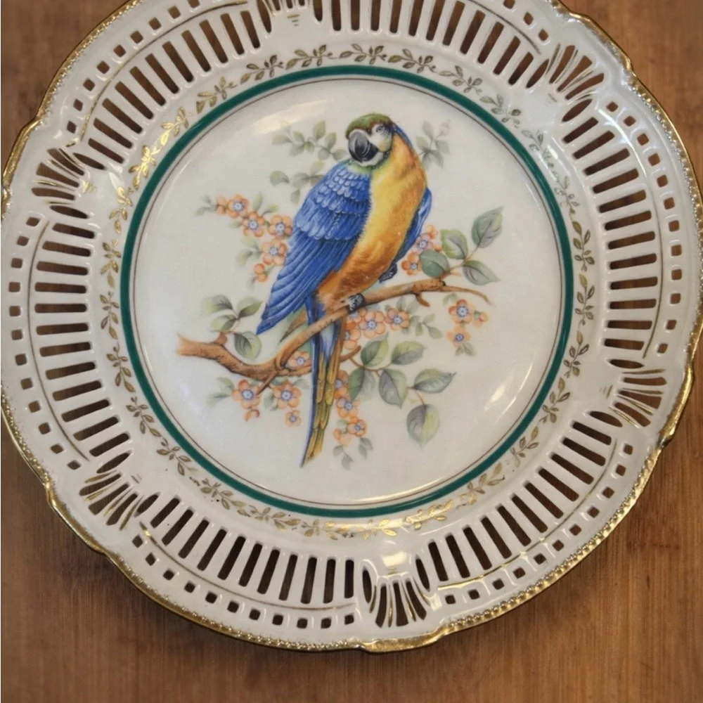 Vintage Bavaria Reticulated Porcelain Macaw Plate. Gold Gilt - Picture 2 of 2